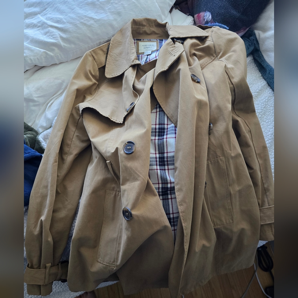 Forever 21 Trench Coat Size Large - NEVER WORN